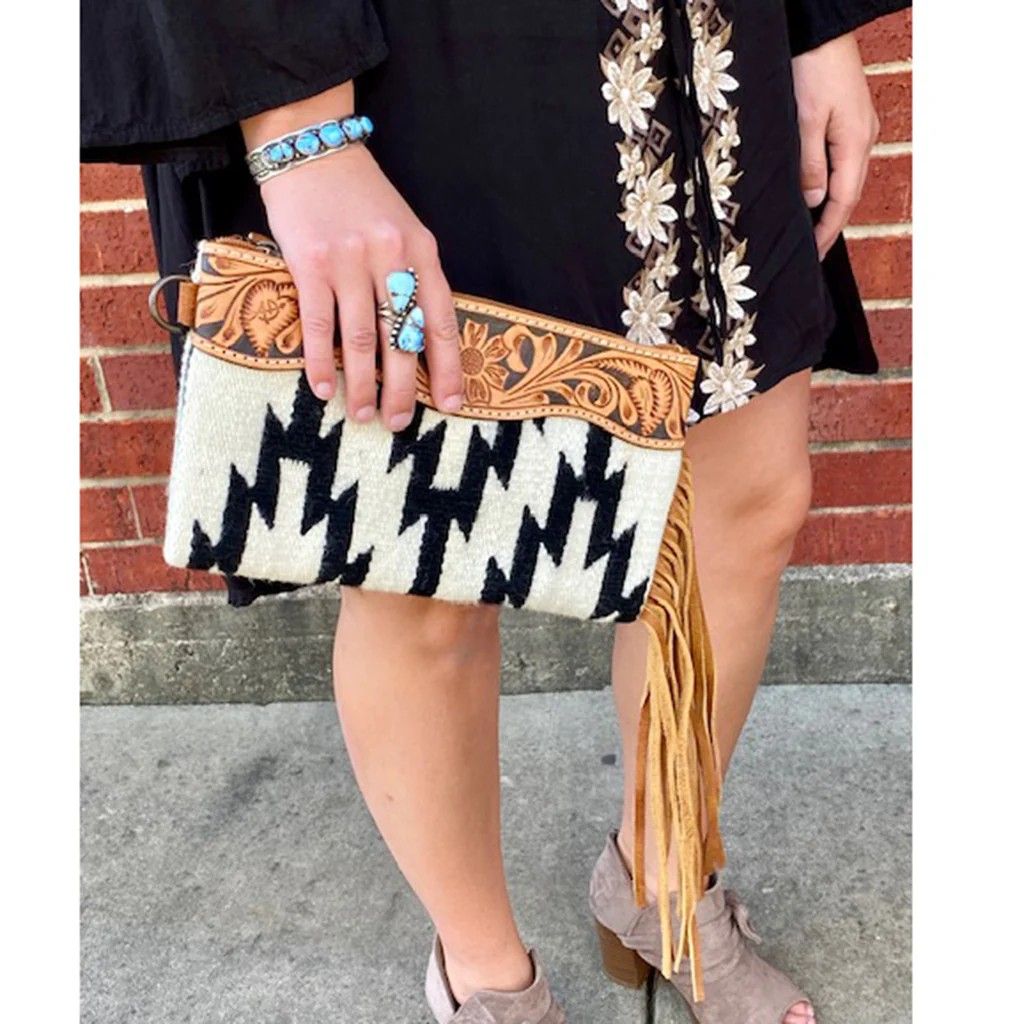 AMERICAN DARLING AZTEC ORGANIZER CLUTCH
