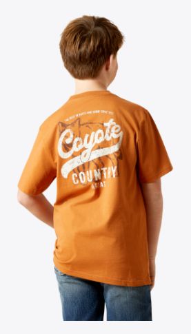 ARIAT BOYS' COYOTE COUNTRY TEE - ADOBE