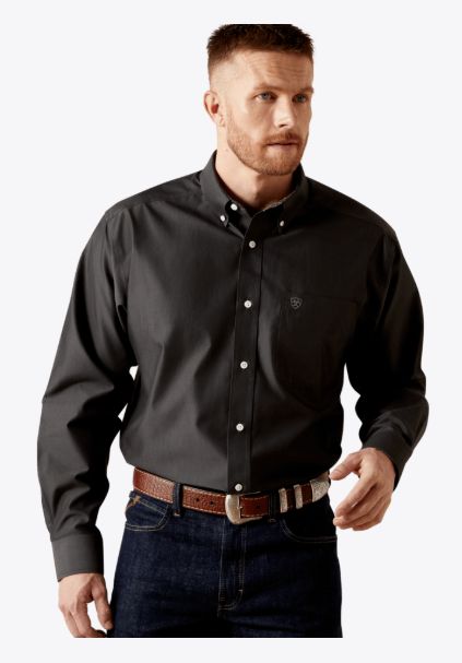 ARIAT MEN'S WRINKLE FREE SOLID PINPOINT OXFORD CLASSIC FIT SHIRT - BLACK
