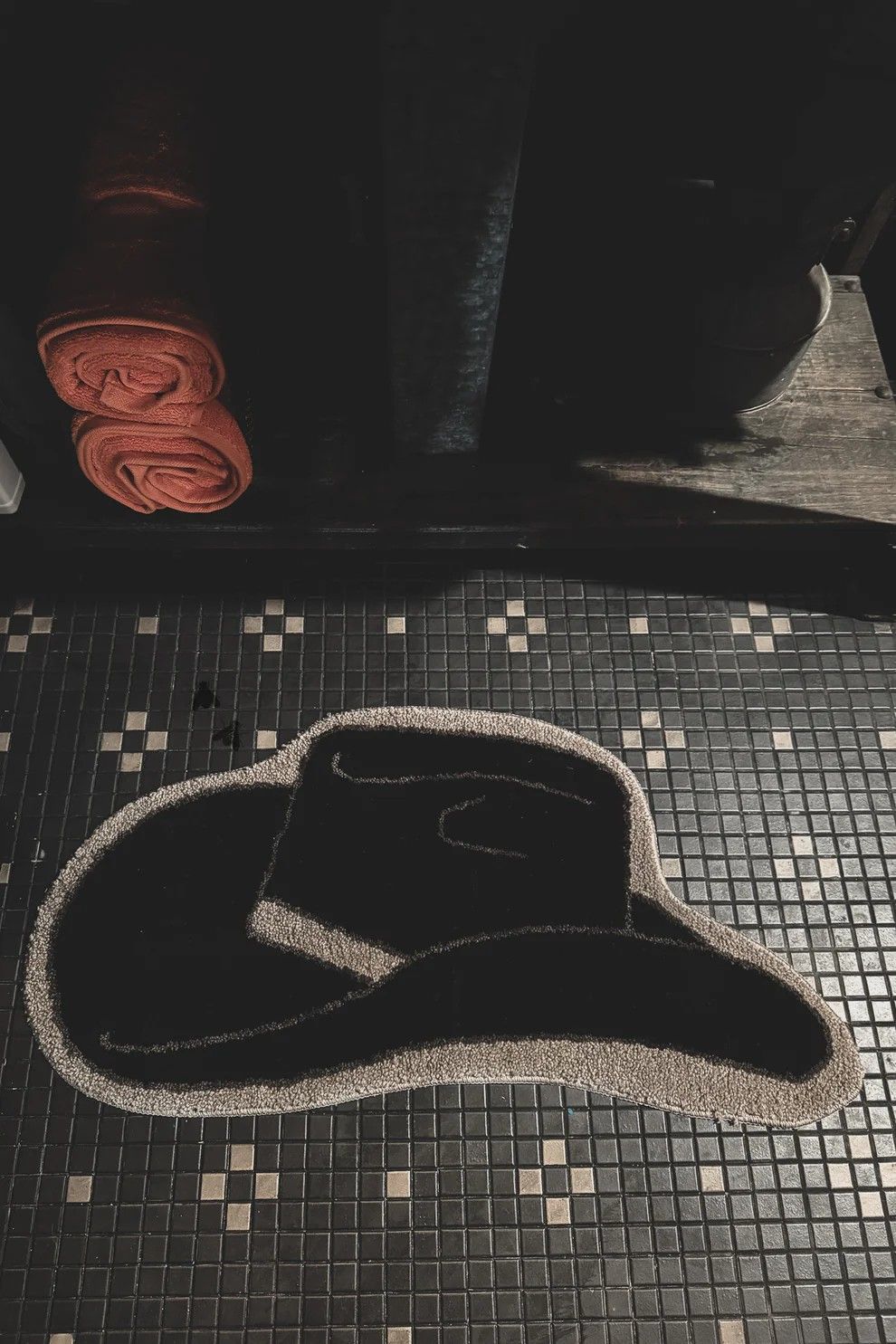 2 FLY CO. MIDNIGHT MOODY COWBOY RUG