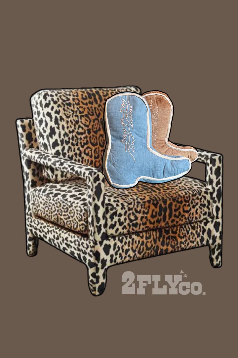 2 FLY CO. SNOOZY BOOT PILLOW, COLOR: DENIM