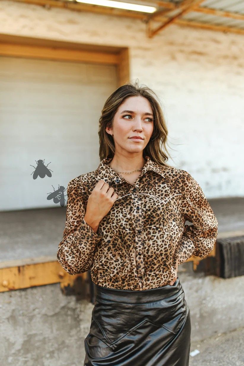 2 FLY CO. WOMEN'S LONG SLEEVE WESTERN WILD PEARL SNAP SHIRT - LEOPARD