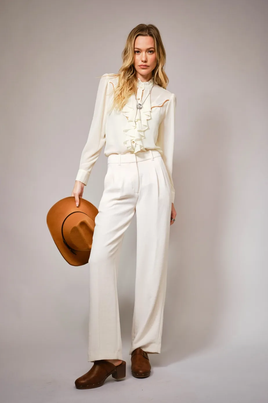 BLUE B WOMEN'S LONG SLEEVE CHELSEA RUFFLE FRONT BUTTON UP BLOUSE - CREAM