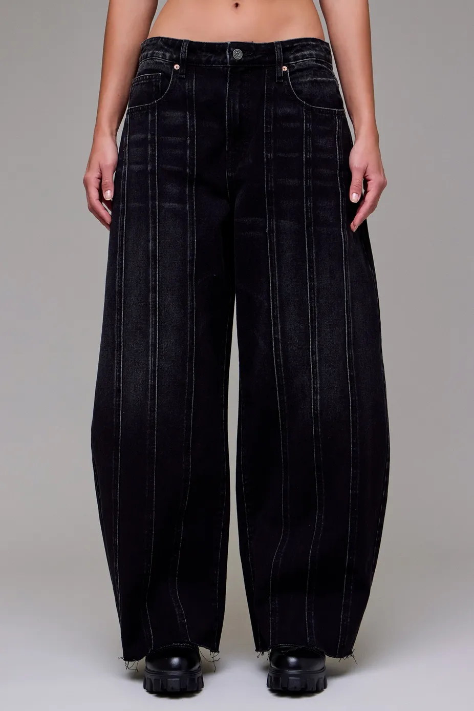 HIDDEN WOMEN'S SAMMIE CLASSIC VINTAGE BARREL JEAN - BLACK