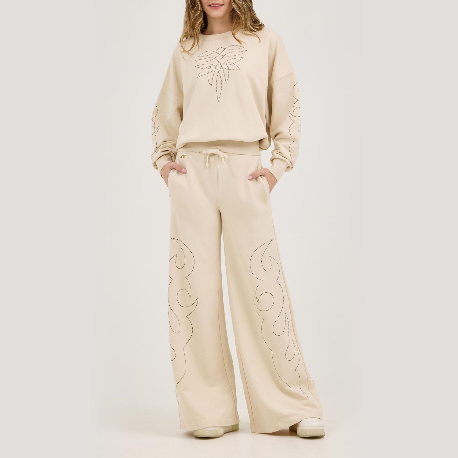 WRANGLER WOMEN'S LAINEY WILSON COWBOY SWEATPANTS - CREAM