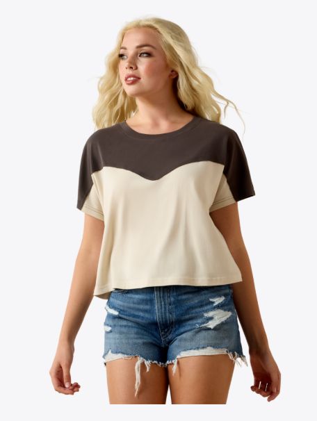 ARIAT WOMEN'S LUCKY YOKE CROP TEE - SUMMER SAND/RAVEN