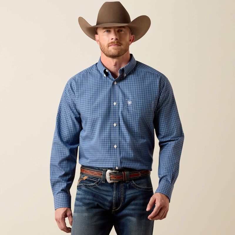ARIAT MEN'S LONG SLEEVE WRINKLE FREE CANYON CLASSIC FIT BUTTON SHIRT - ENSIGN BLUE PLAID