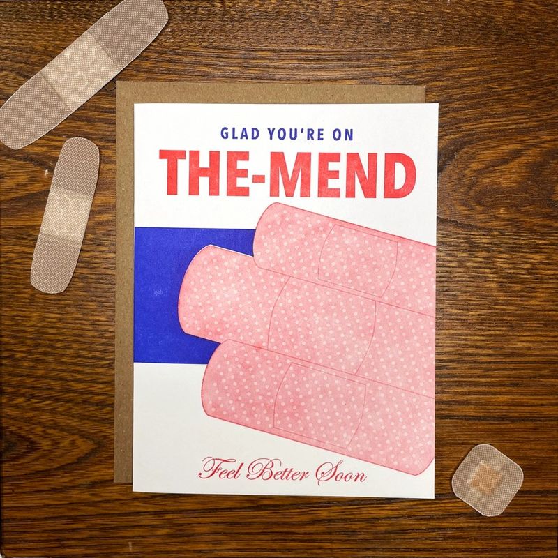 A. FAVORITE DESIGN GLAD YOU'RE ON THE MEND GREETING CARD