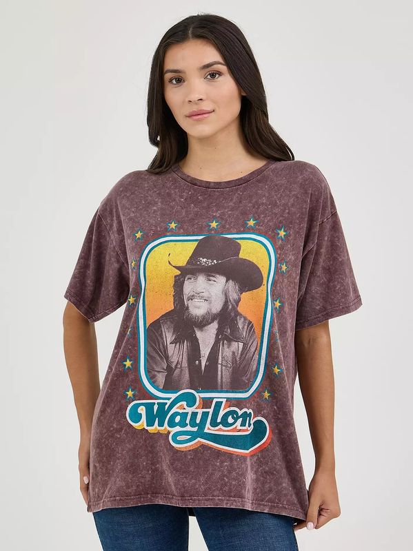 WRANGLER WOMEN'S OVERSIZED SHORT SLEEVE WAYLON JENNINGS GRAPHIC TEE - FUDGE