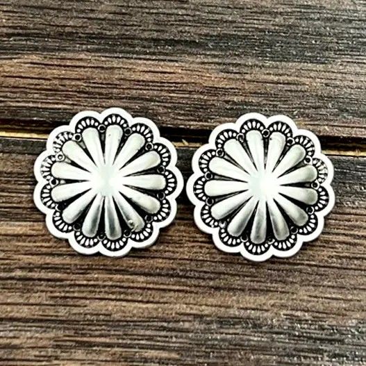 ISAC TRADING INC 0.8" BRASS CONCHO STUD EARRINGS