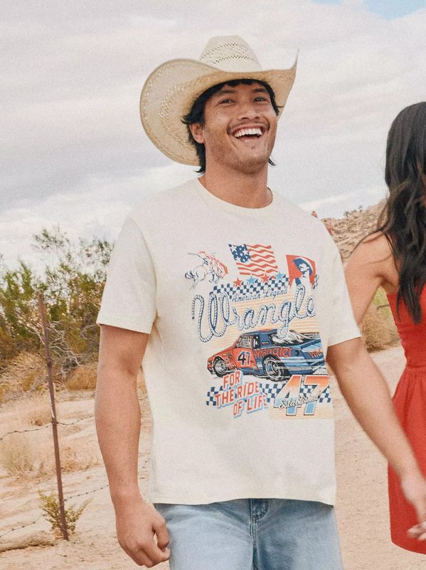 WRANGLER MEN'S SHORT SLEEVE NASCAR GRAPHIC TEE SHIRT - VINTAGE WHITE