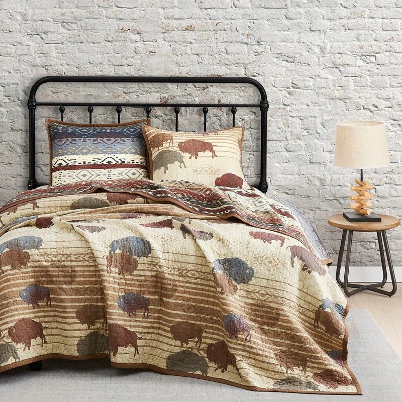 PASEO ROAD HOME ON THE RANGE REVERSIBLE FULL/QUEEN SIZE 3-PIECE QUILT SET - TAN