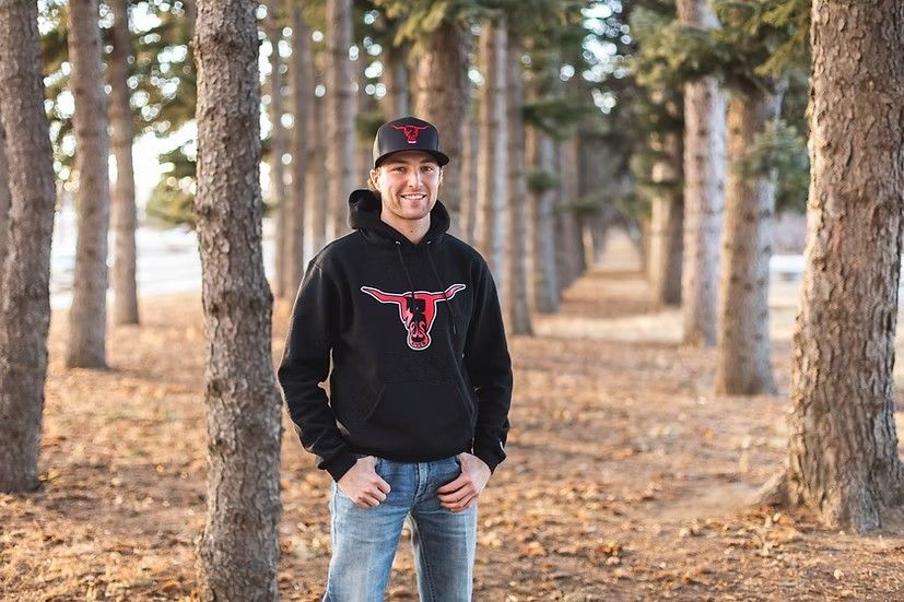 WEST RIVER HAT CO. WEST RIVER BULL HOODED SWEATSHIRT - BLACK/RED