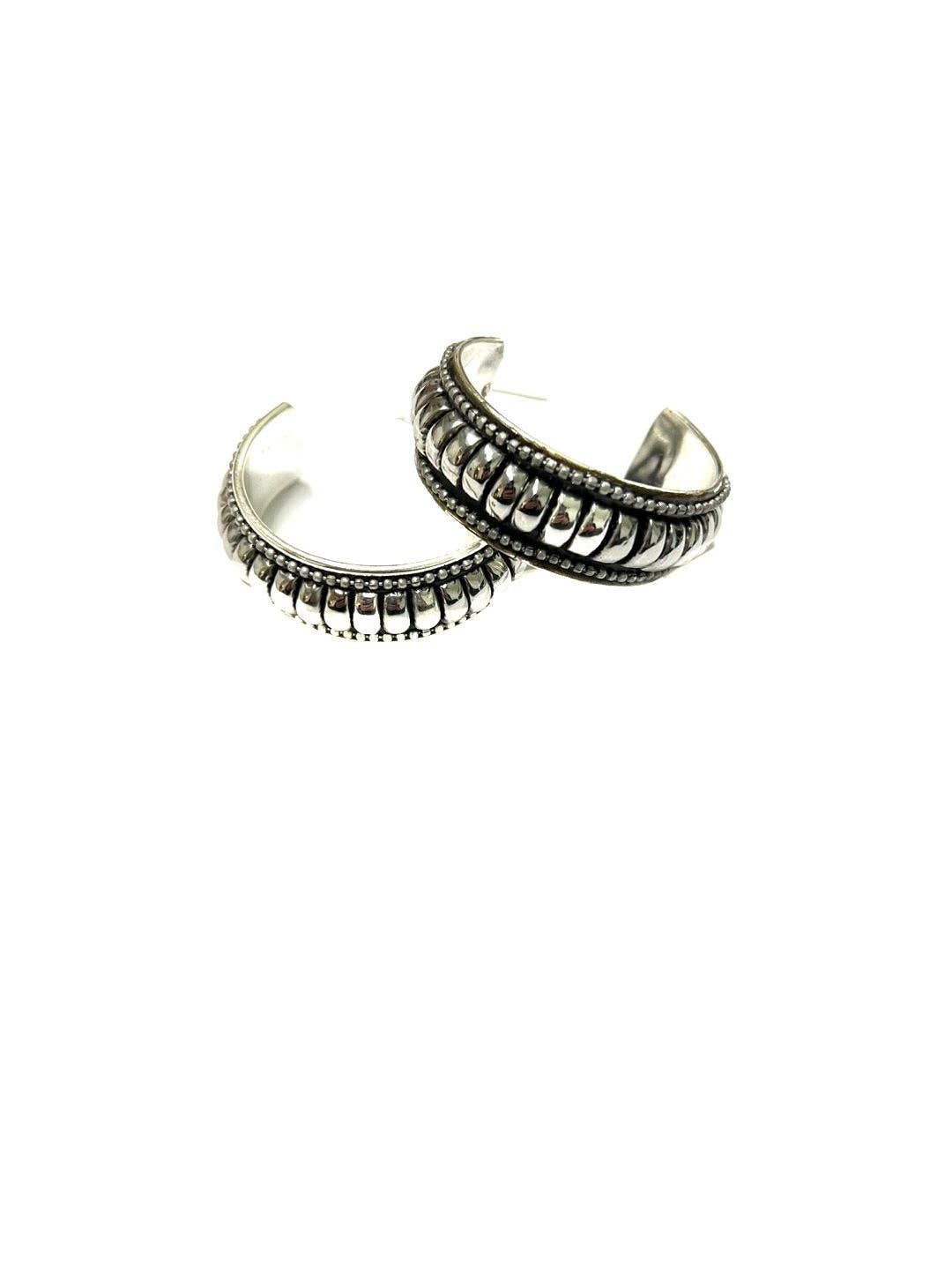 SNOWING WEST WESTERN CONCHO DESIGN POST EARRINGS