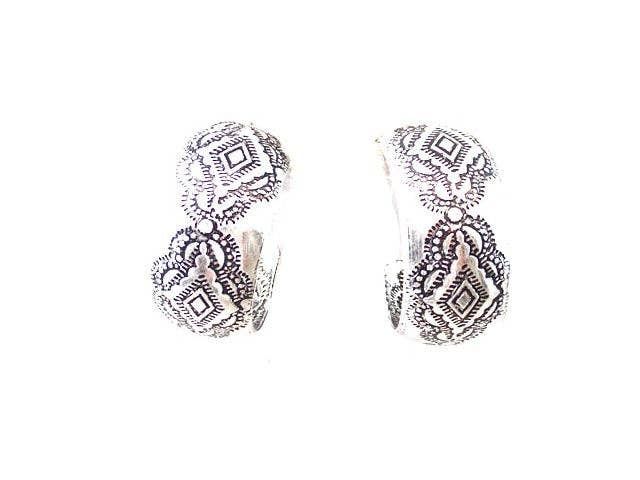 SNOWING WEST WESTERN ETCHED TEARDROP NECKLACE