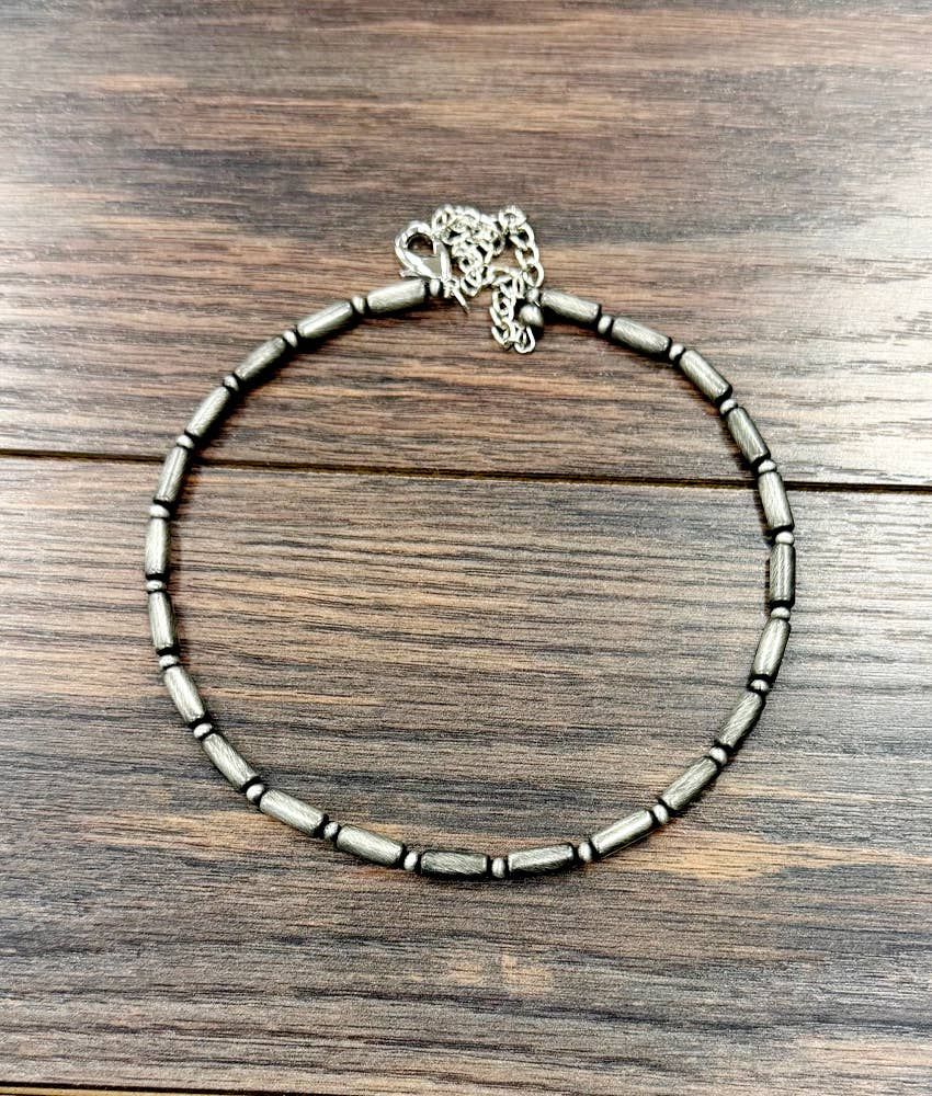 ISAC TRADING INC. WOMEN'S WESTERN CYLINDRICAL BEAD NECKLACE
