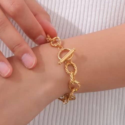 JOSSLYN BY WALL TO WALL  18K STAINLESS STEEL TARNISH FREE CHAIN BRACELET, COLOR: GOLD