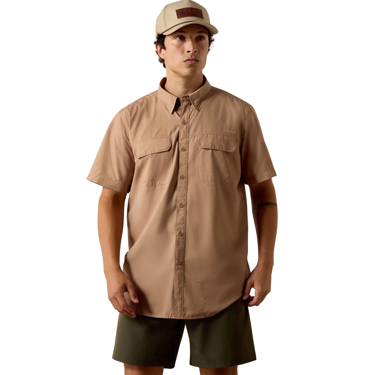 ARIAT MEN'S SHORT SLEEVE PRINTED VENTTEK OUTBOUND FITTED BUTTON SHIRT - CARTOUCHE