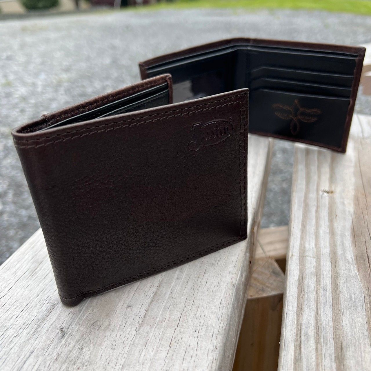 JUSTIN MEN'S LEATHER BIFOLD WALLET - DARK BROWN RUGGER