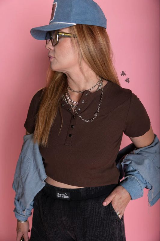2 FLY CO. WOMEN'S YOAKUM TEE - MOCHA
