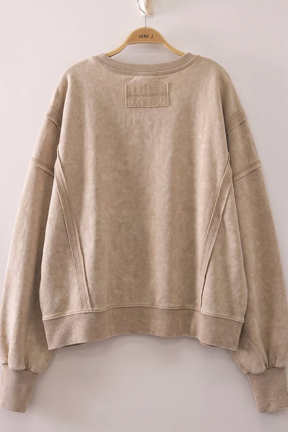 VERY J WOMEN'S VINTAGE WASHED SWEATSHIRT - BEIGE, COLOR: BEIGE, SIZE: SMALL