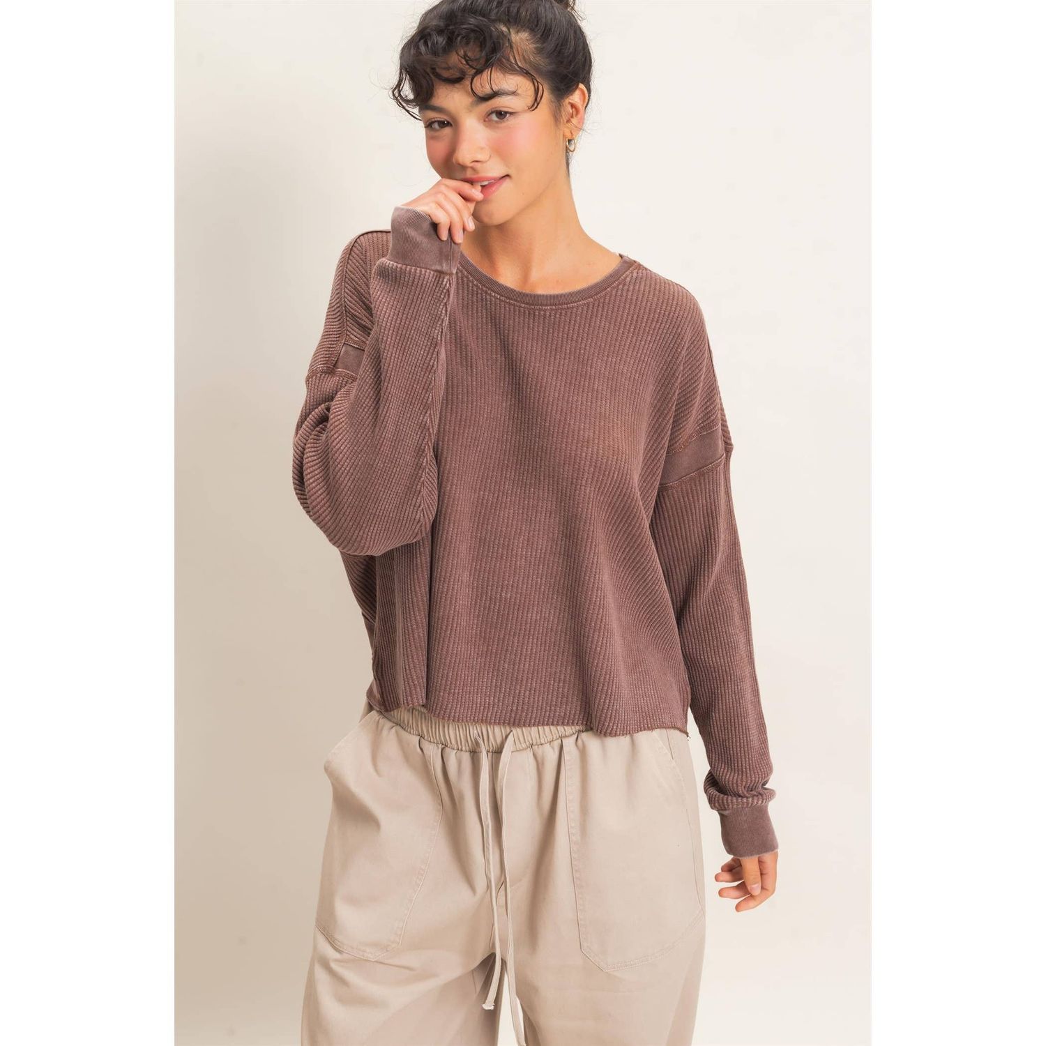 DOUBLE ZERO WOMEN'S MINERAL WASH WAFFLE OPEN BACK SHIRT - DARK BROWN, COLOR: DARK BROWN, SIZE: SMALL