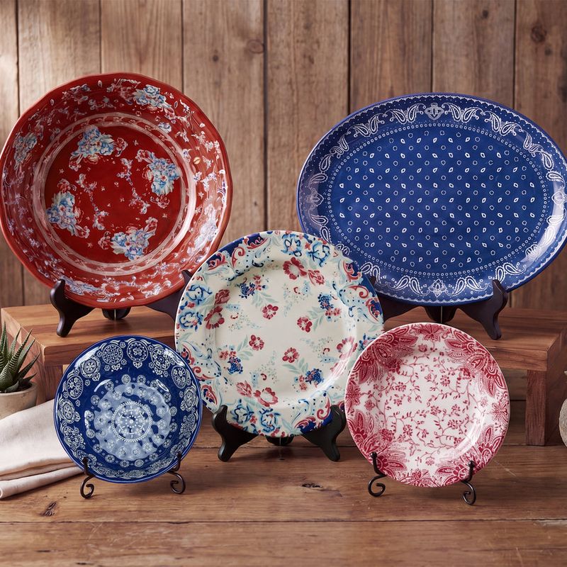 PASEO ROAD PATCHWORK BANDANA 14PC MELAMINE DINNERWARE SET - PAISLEY BANDANA