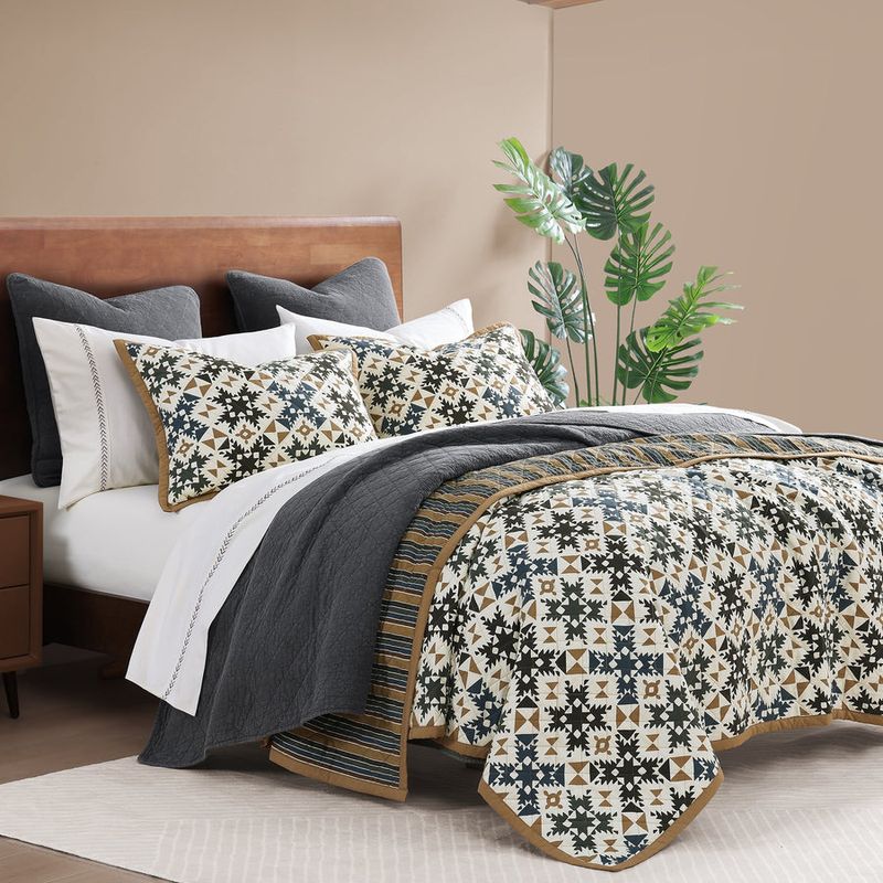 PASEO ROAD MOSAIC REVERSIBLE QUILT SET- KING/CAL KING