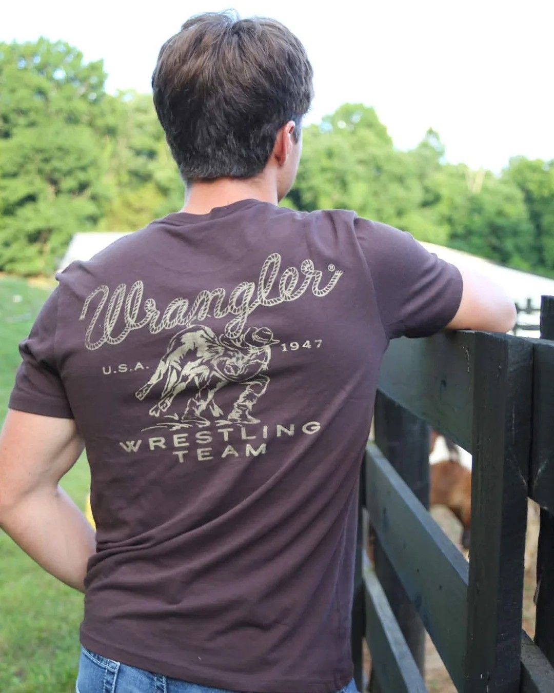 WRANGLER MEN'S SHORT SLEEVE GRAPHIC TEE SHIRT - BLACK COFFEE