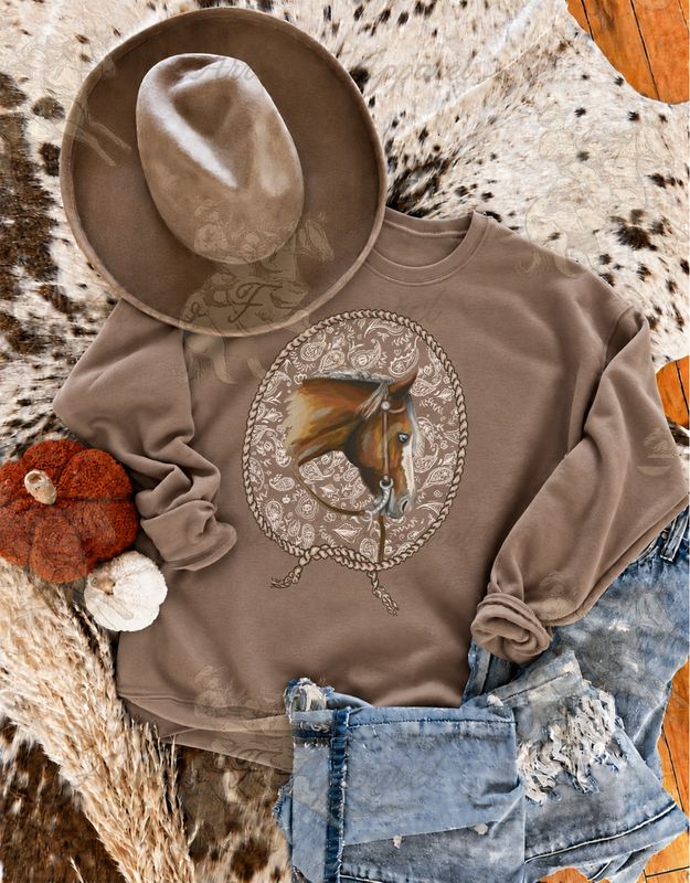 WOMEN'S FALLEN FOR FALL GRAPHIC CREWNECK SWEATSHIRT - BROWN SAVANNA