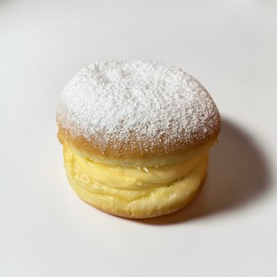 Berlijnse bol met bloemsuiker