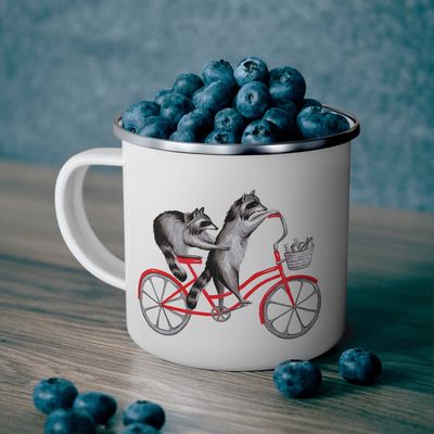 Tasse en émail ratons à vélo