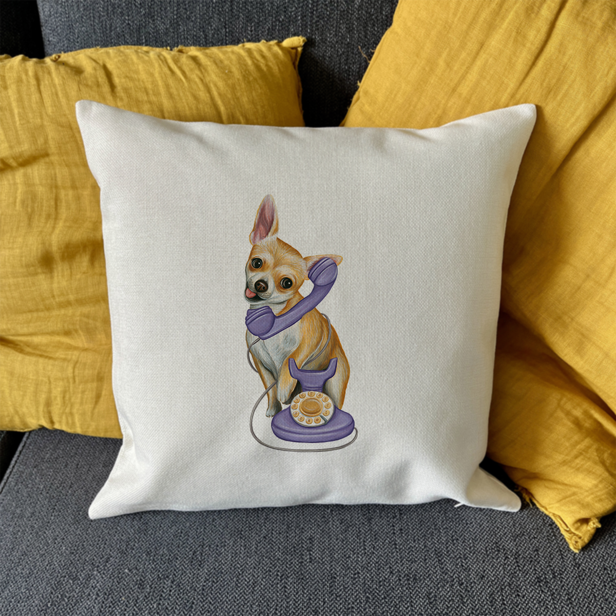 Housse de Coussin - Chihuahua au téléphone