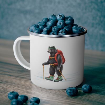 Tasse en émail ours en randonnée