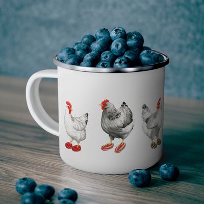 Tasse en émail poules en pantoufles