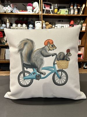 Coussin - écureuil à vélo