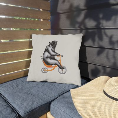 Coussin - Ours en trotinette
