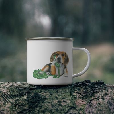 Tasse en émail Beagle au téléphone