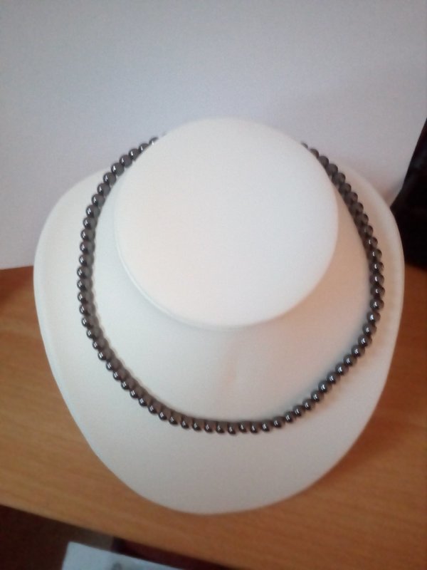 COLLIER HEMATITE