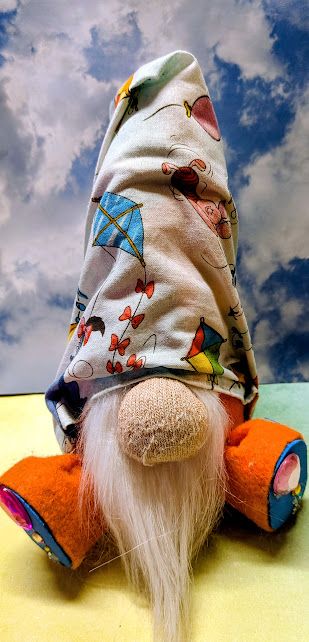 Piglet and kite Gnome