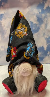 Hogwarts Crest Gnome