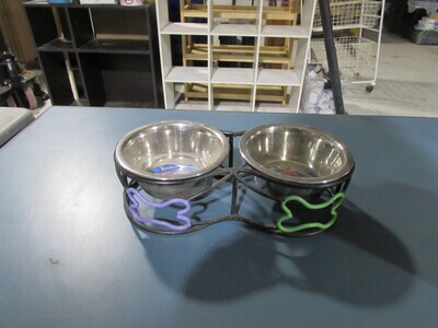 PET RELATED - NEW RAISED DUAL METAL DOG FEEDER WITH BOWLS