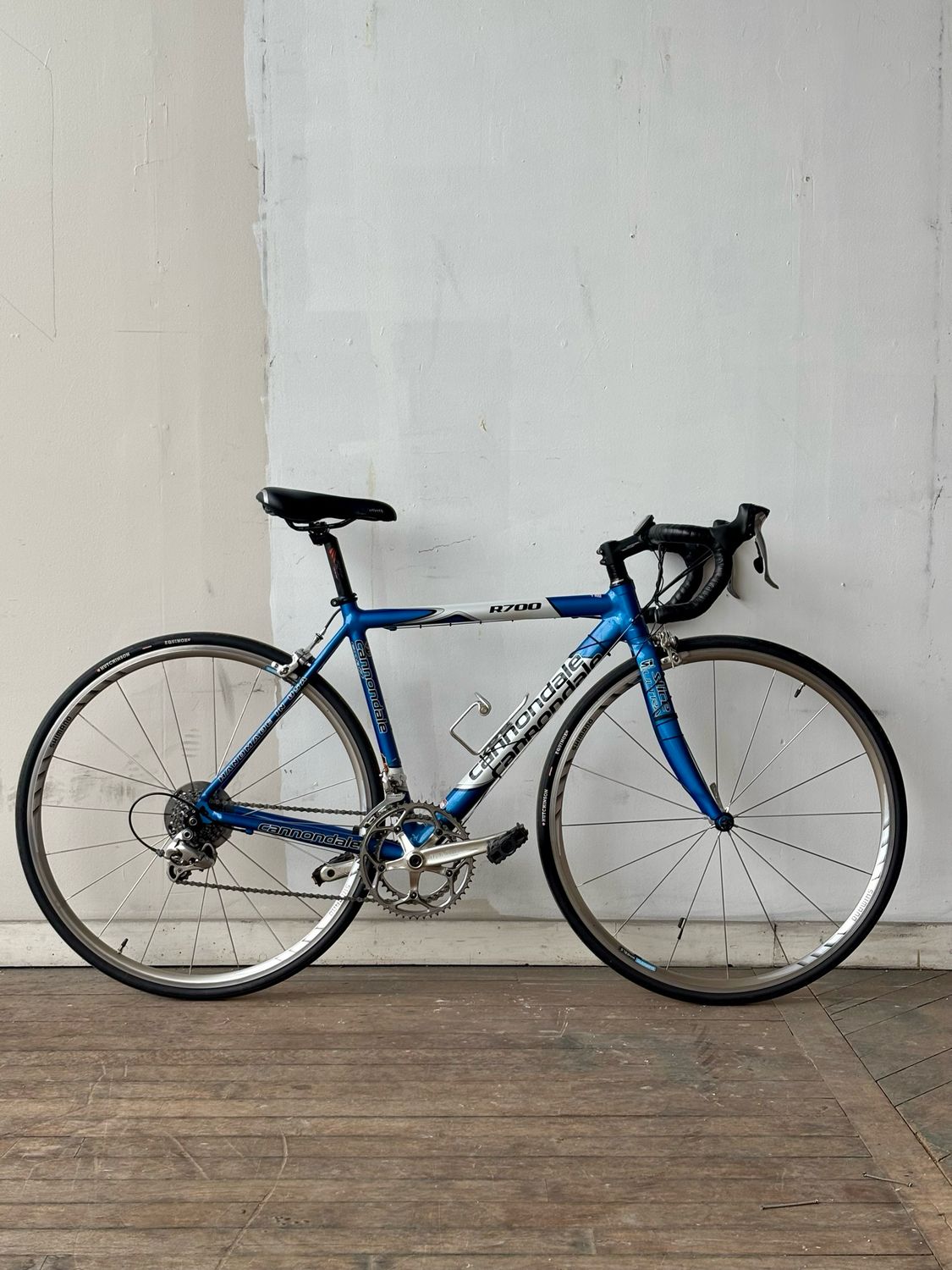 Cannondale R700 48cm Road Bike