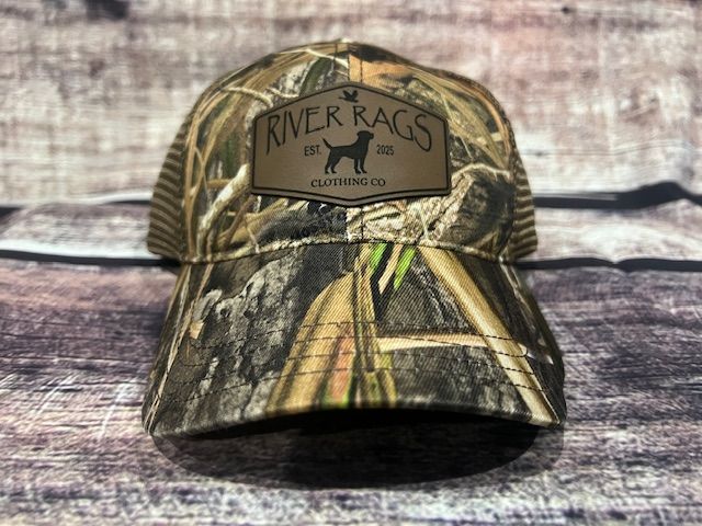 River Rags Trucker 111 Mossy Oak Habitat/brown black lab patch River Rags Trucker 111 Mossy Oak Habitat/brown black lab patch