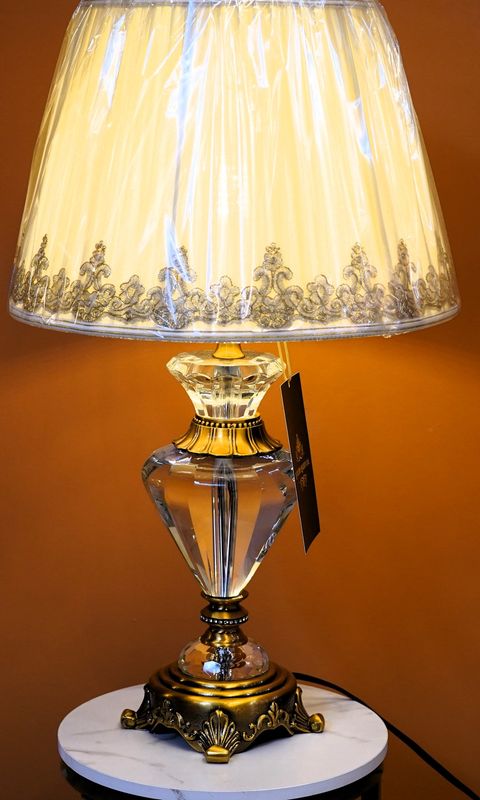Embroidered Lace Crystal Table Lamp