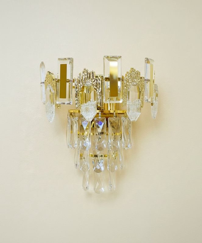 Celestial Cascade Crystal Wall Scoenc