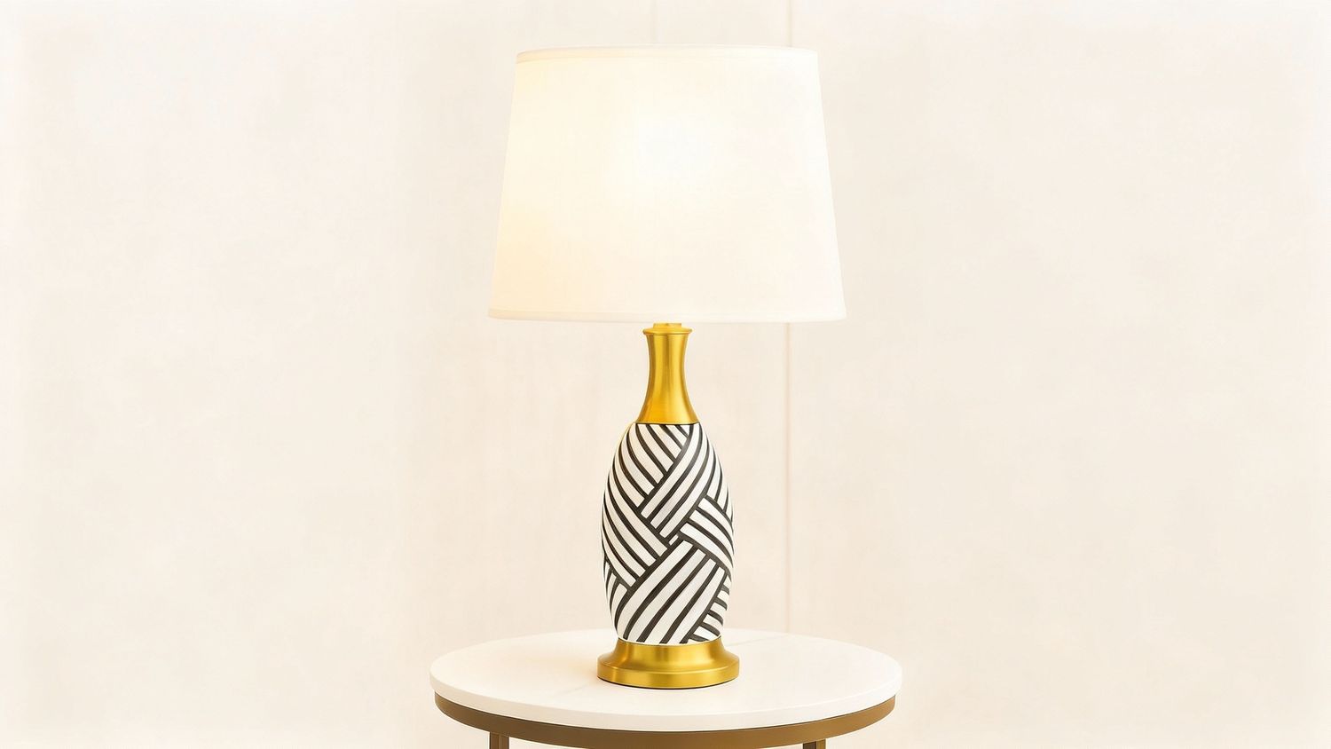Aurelia Deco: Geometric Ceramic Table Lamp