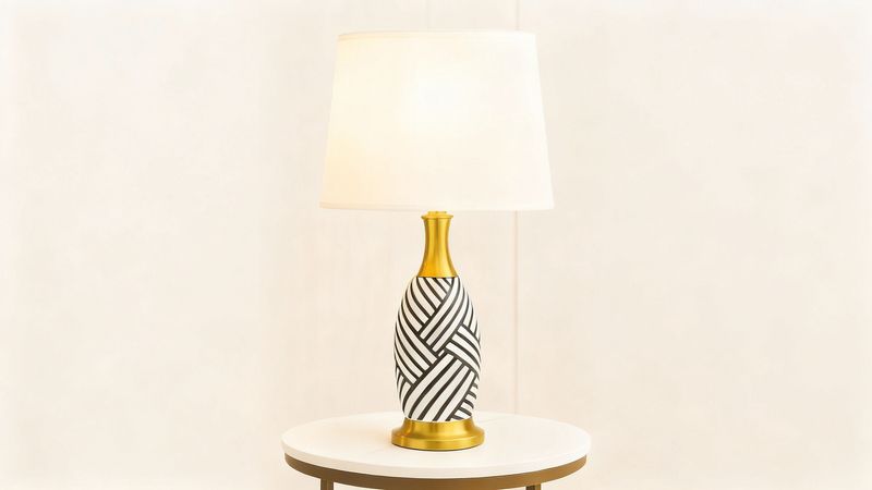 Aurelia Deco: Geometric Ceramic Table Lamp