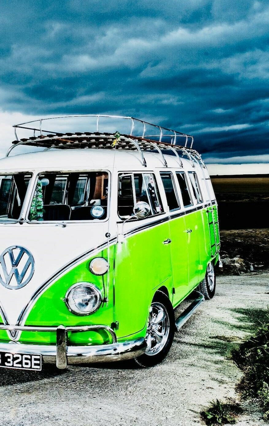 VW Van - Full Drill Diamond Painting - Specially ordered for you. Delivery is approximately 4 - 6 weeks.