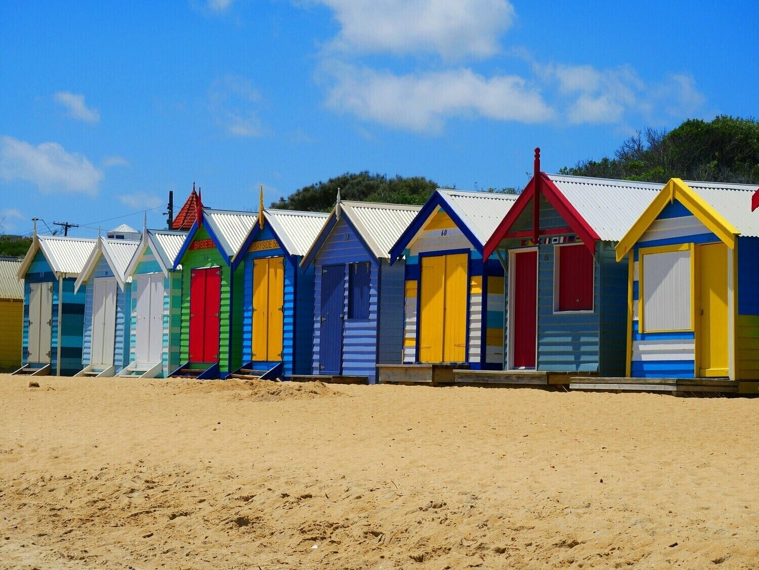 Beach Huts - Full Drill Diamond Painting - Specially ordered for you. Delivery is approximately 4 - 6 weeks.